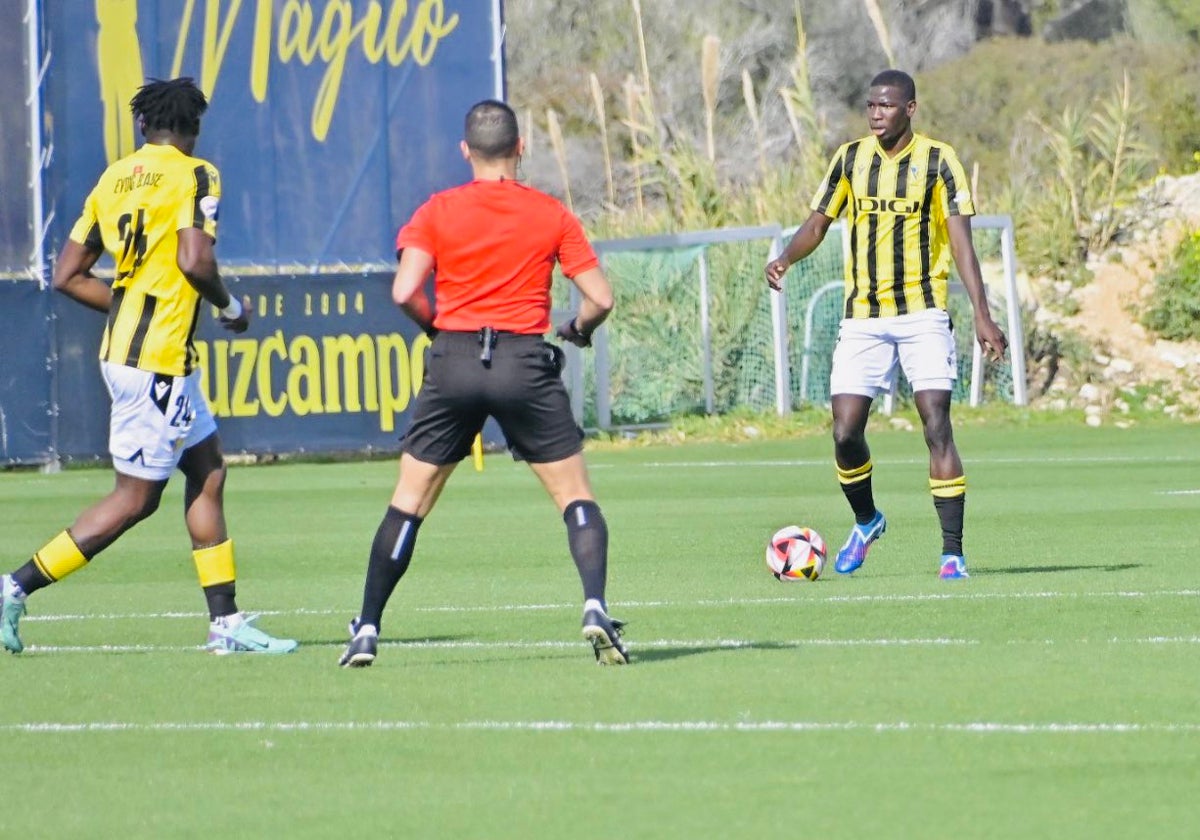 Moussa Diakité, durante un encuentro con el Mirandilla