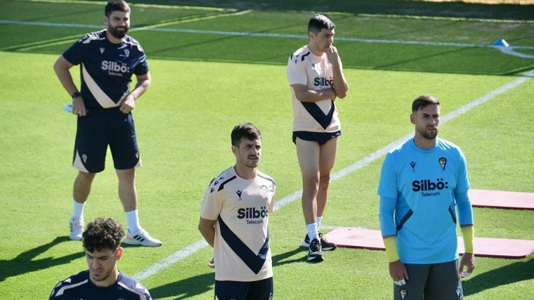 Matos y Caro en su primer entrenamiento con el Cádiz CF en la pretemporada