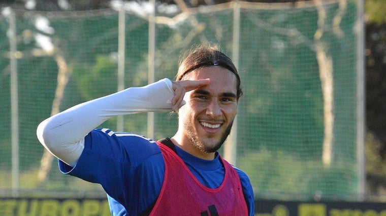 Gudelj en un entrenamiento con el Cádiz CF