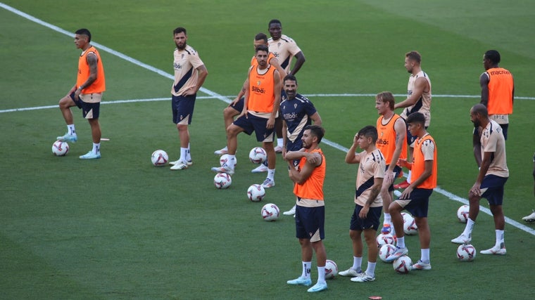 Entrenamiento del Cádiz CF en el Estadio Carranza.