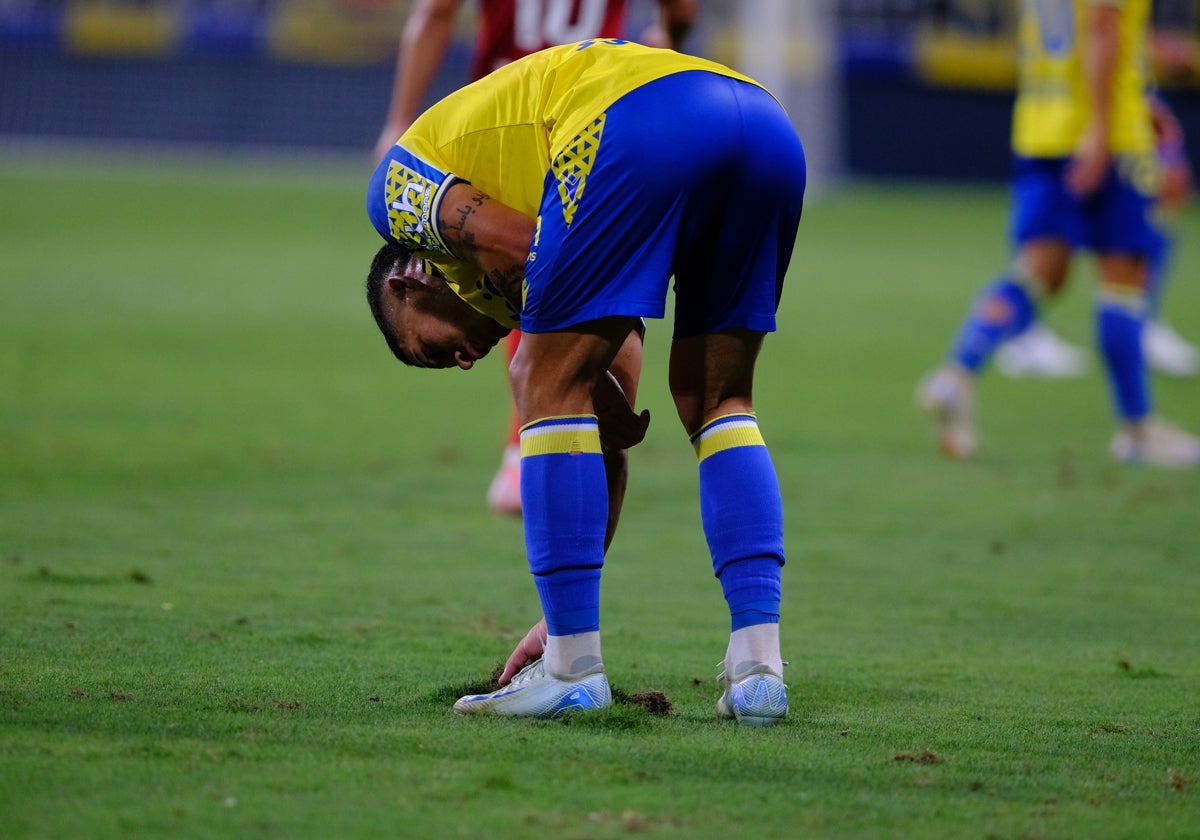 El Cádiz CF sufrió una dura goleada ante el Real Zaragoza en el estreno liguero (0-4).