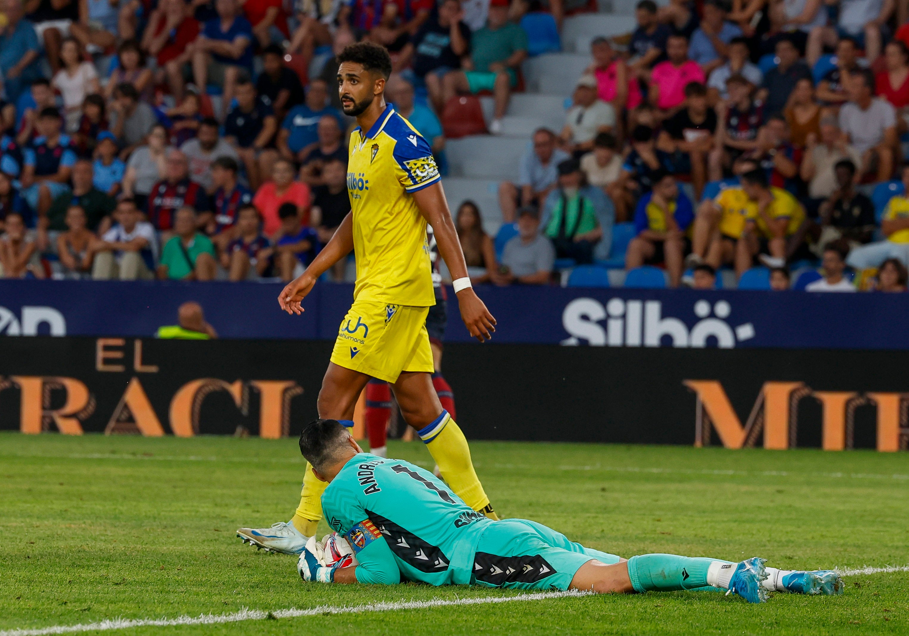 Fotos: Las mejores imágenes del empate entre el Levante y el Cádiz