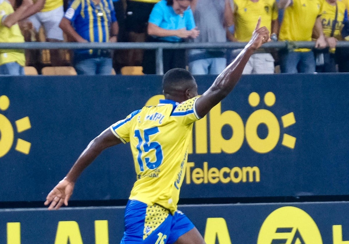 Mwepu marcó el gol del empate del Cádiz CF.