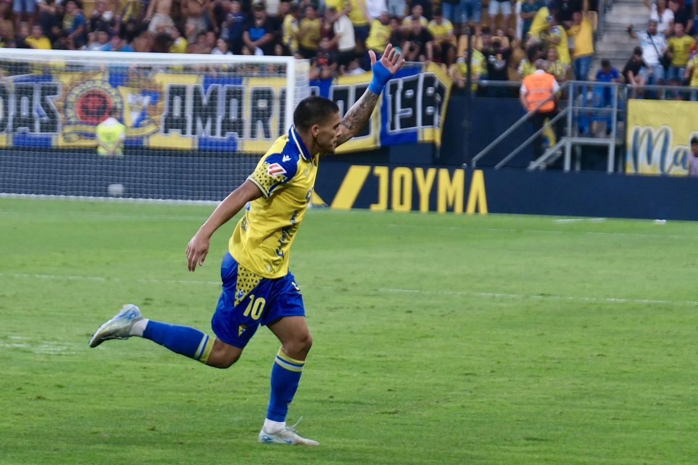 Fotos: El Cádiz roza la remontada ante el Tenerife con el empuje de la afición