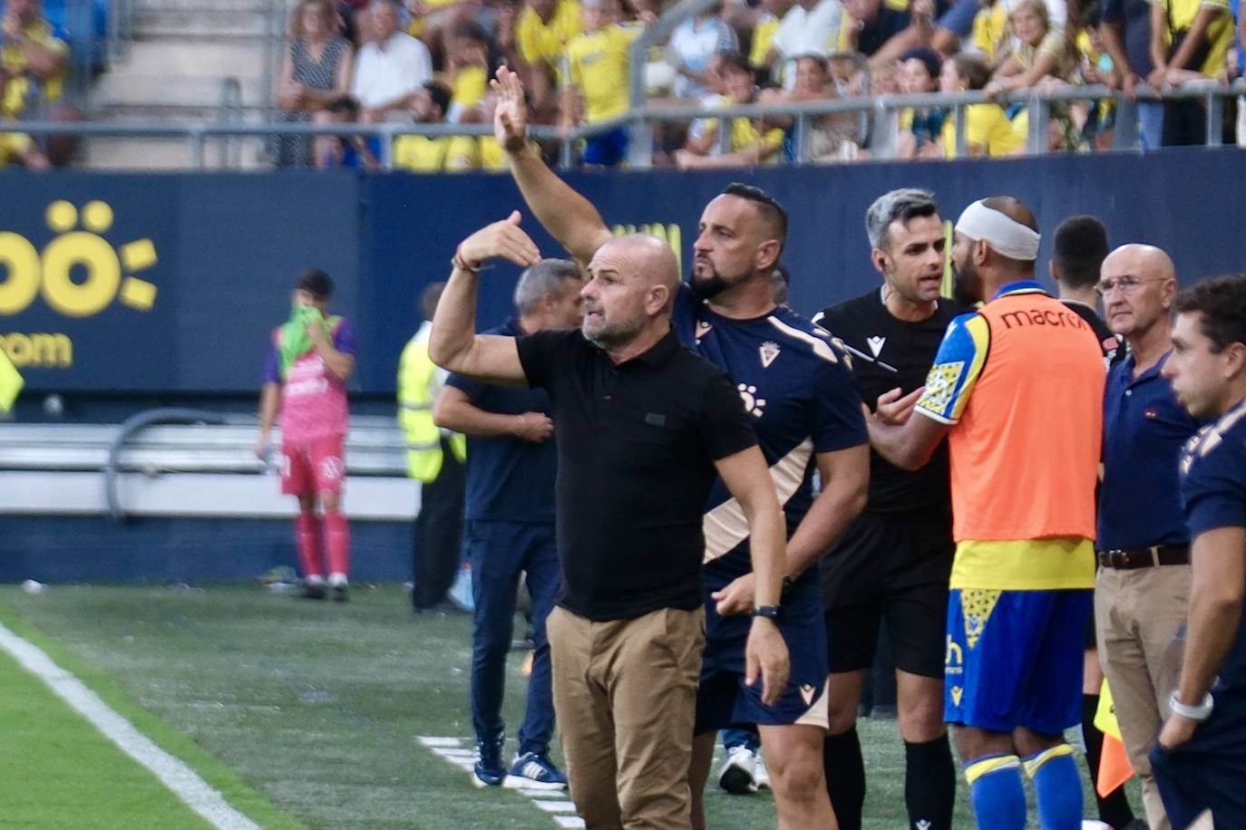 Fotos: El Cádiz roza la remontada ante el Tenerife con el empuje de la afición