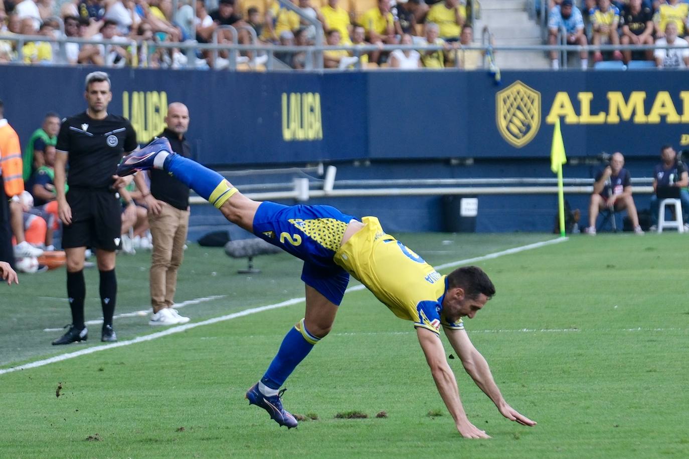 Fotos: El Cádiz roza la remontada ante el Tenerife con el empuje de la afición