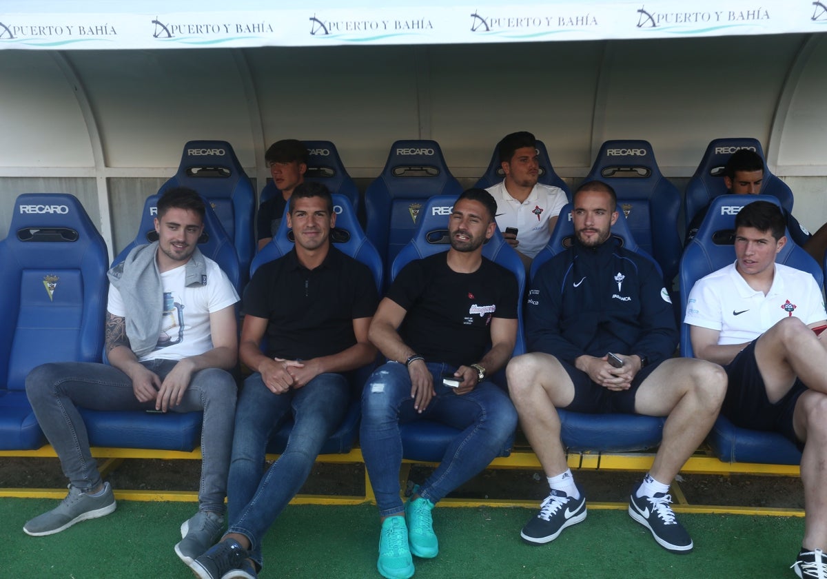 Garrido y Kike Márquez, en el centro, estuvieron cedido en Ferrol el último año del Cádiz en Segunda B.