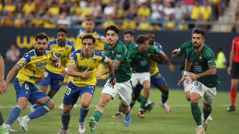 El Cádiz CF no pudo con el Racing de Ferrol.