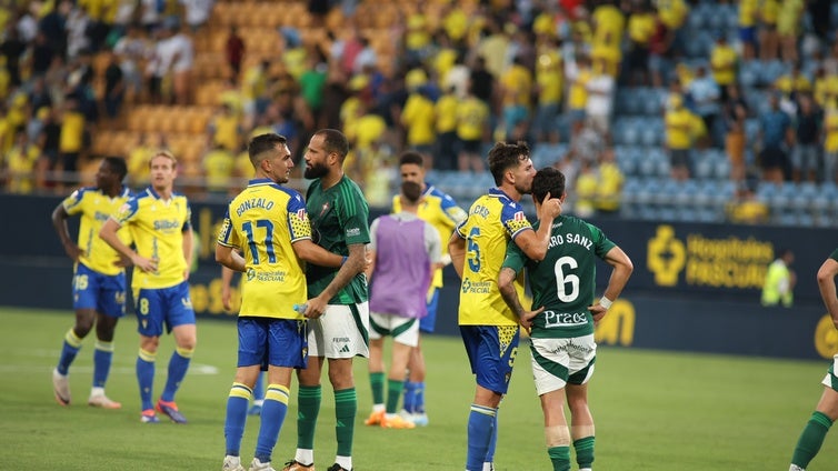 El Cádiz CF se instala en mitad de la tabla