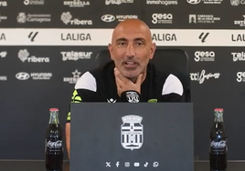 Abelardo concluye la controversia y sueña con un punto de inflexión ante el Cádiz CF