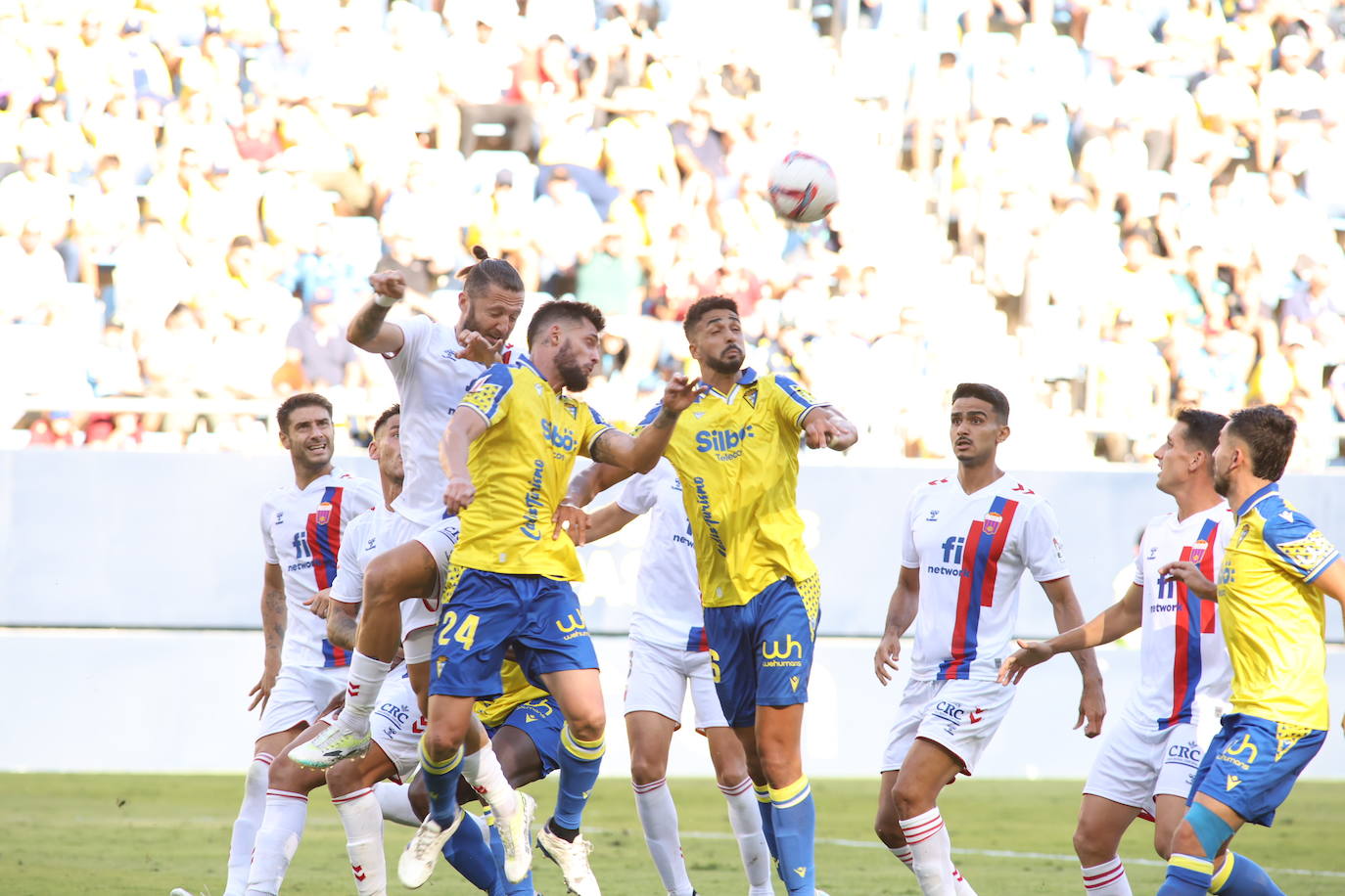 El Cádiz CF - Eldense, en imágenes