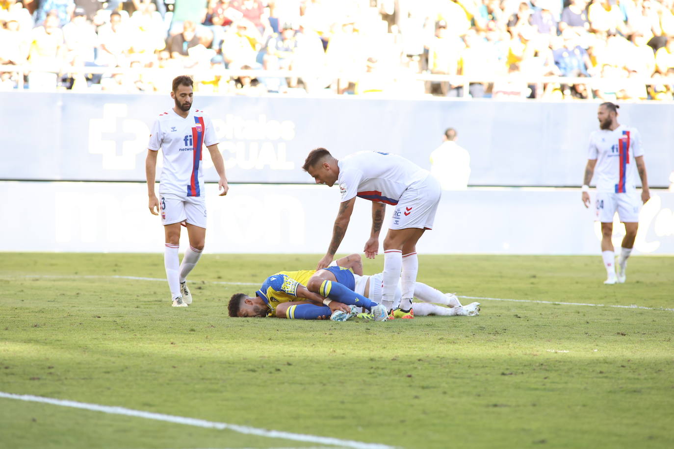 El Cádiz CF - Eldense, en imágenes