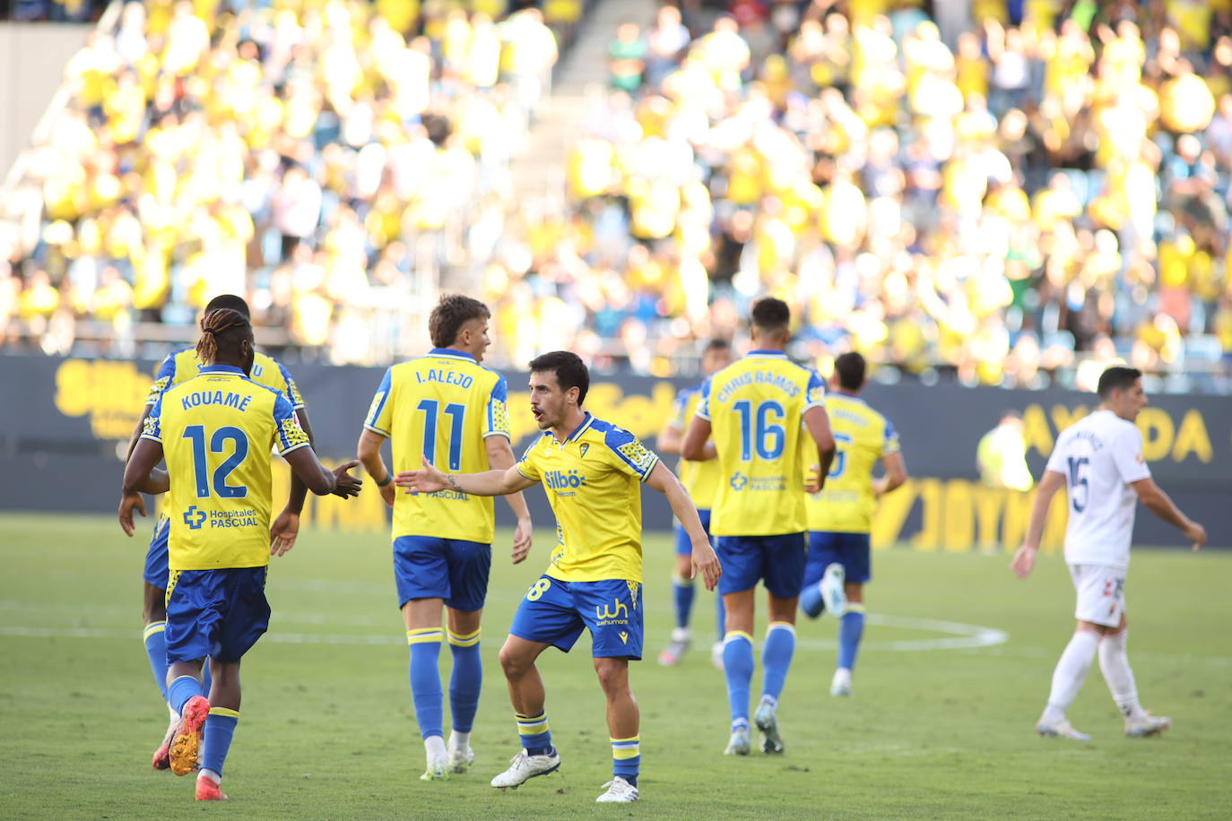 El Cádiz CF - Eldense, en imágenes