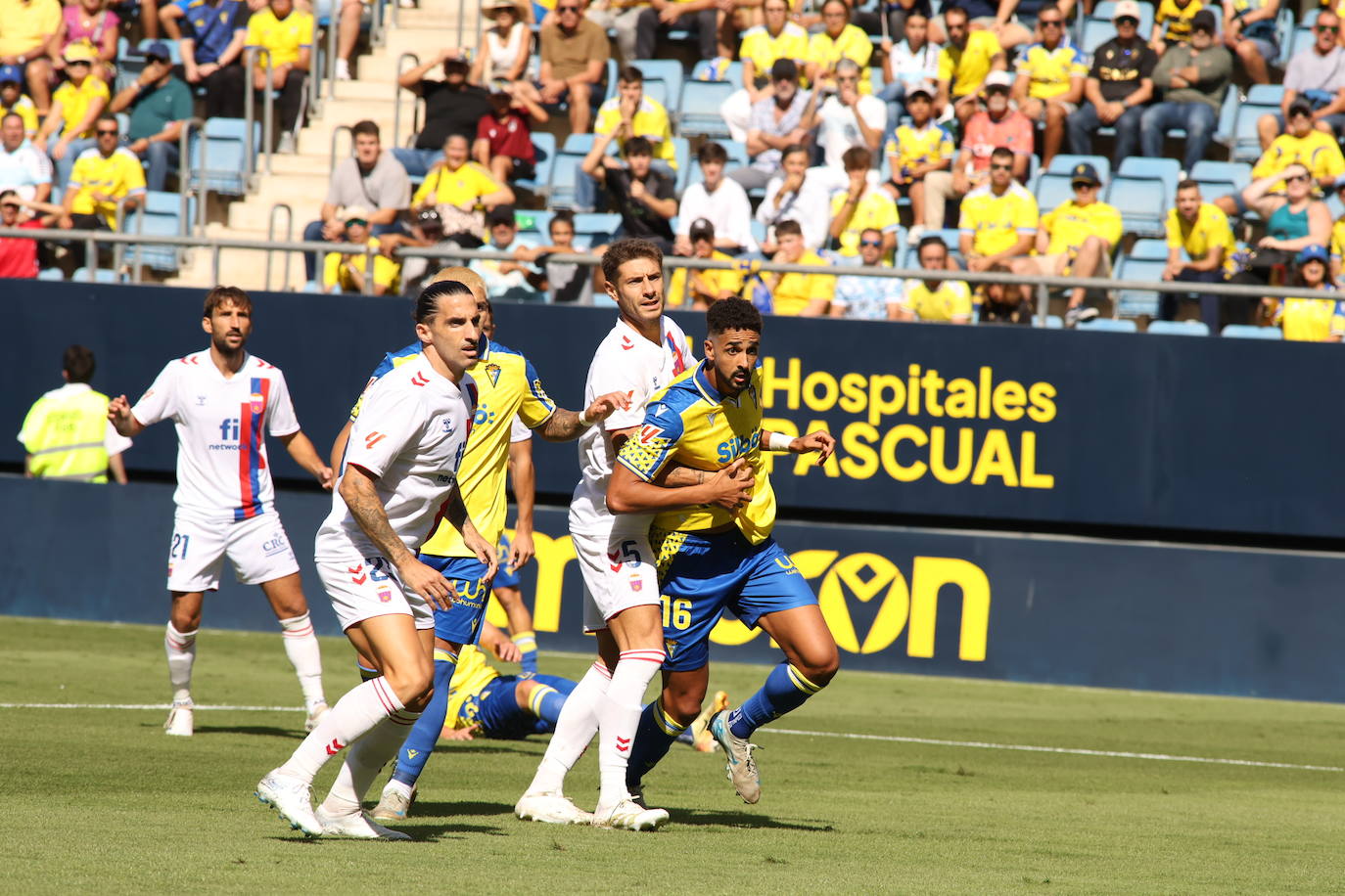 El Cádiz CF - Eldense, en imágenes