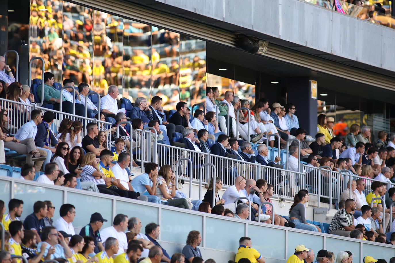 El Cádiz CF - Eldense, en imágenes