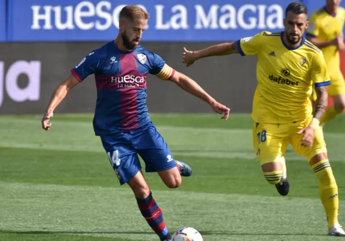 El Cádiz ganó 0-2 en el año de la pandemia en Primera en El Alcoraz.