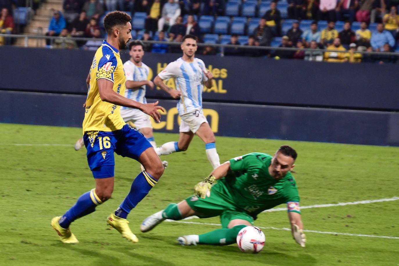 El Cádiz CF - Málaga, en imágenes