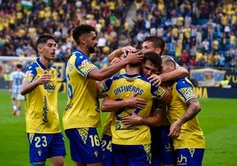 El Cádiz CF saca un 2x1 para la visita del líder