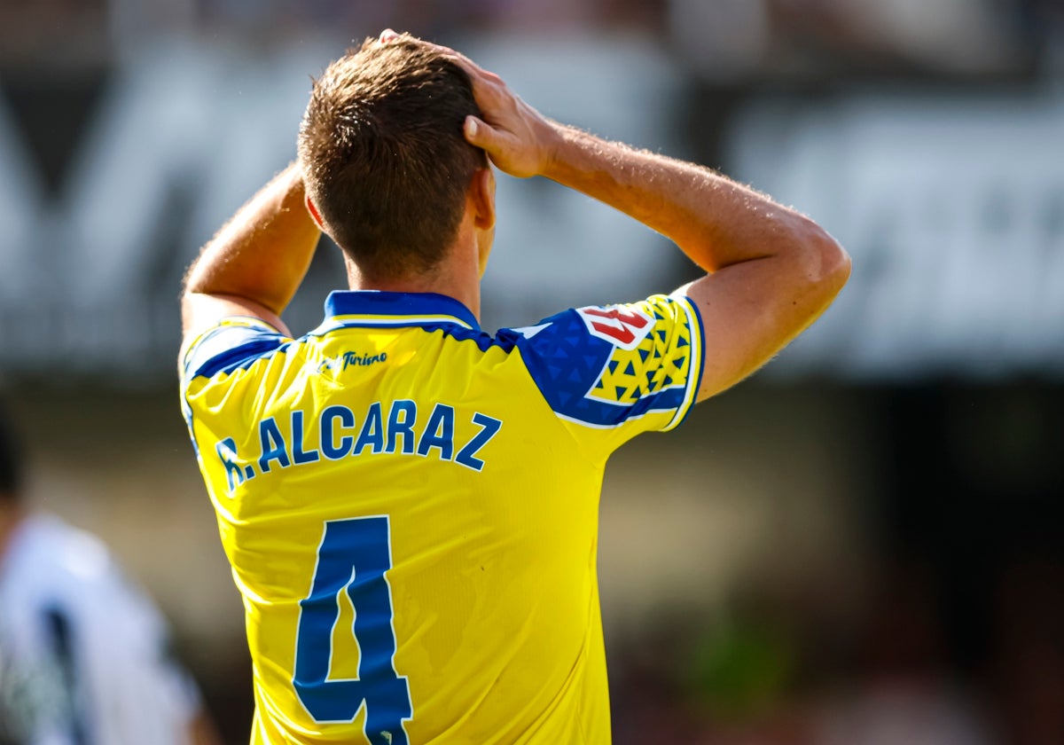 Rubén Alcaraz, centrocampista del Cádiz CF.