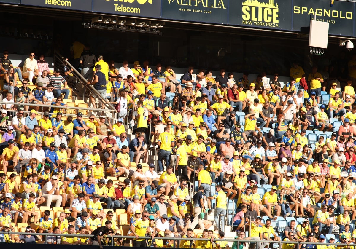 :Los cadistas se han ido acostumbrado al mal juego y a la mediocridad del juego de su equipo.