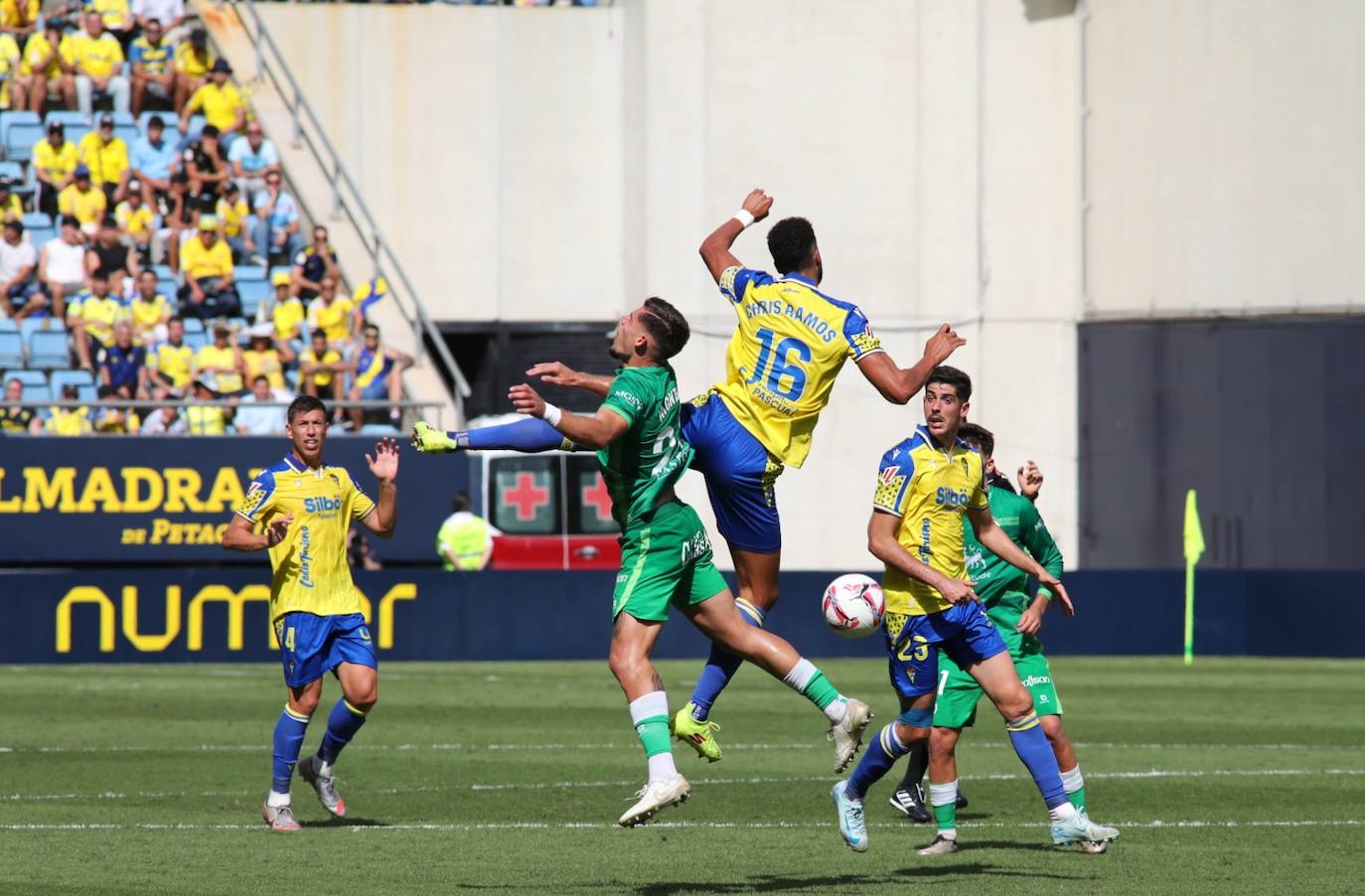 Fotos: Las imágenes del partido entre el Cádiz y el Racing de Santander