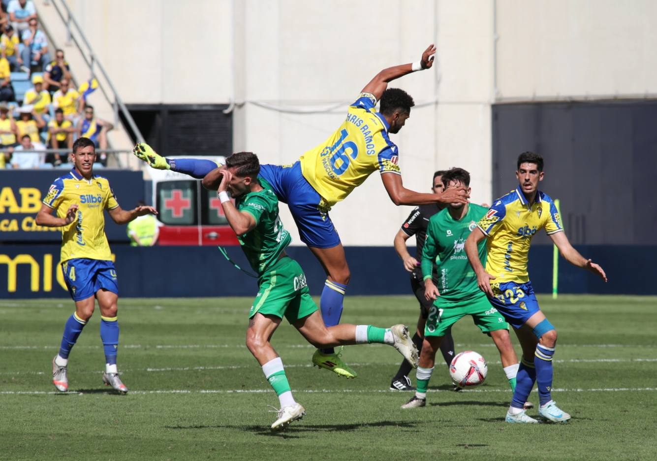 Fotos: Las imágenes del partido entre el Cádiz y el Racing de Santander