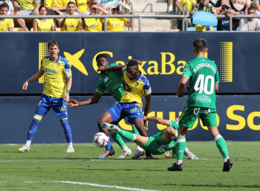 Fotos: Las imágenes del partido entre el Cádiz y el Racing de Santander