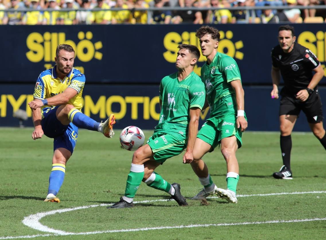 Fotos: Las imágenes del partido entre el Cádiz y el Racing de Santander