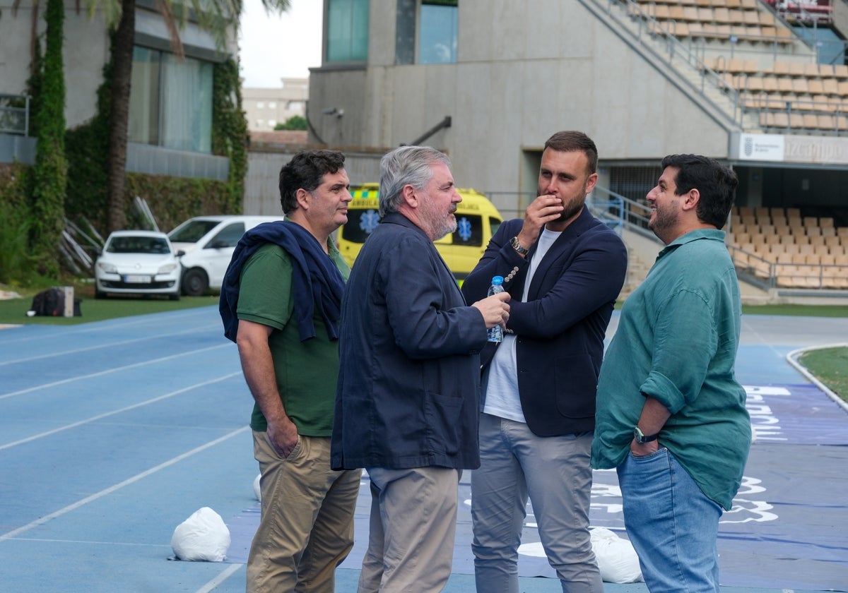 Contreras, Vizcaíno, Cala y el político Jorge Vázquez, en Chapín.