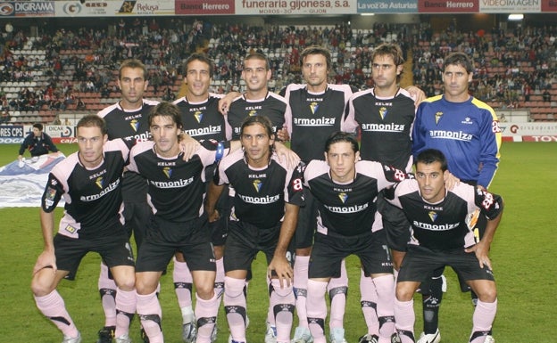 Once del Cádiz aquella aciaga tarde en Gijón.