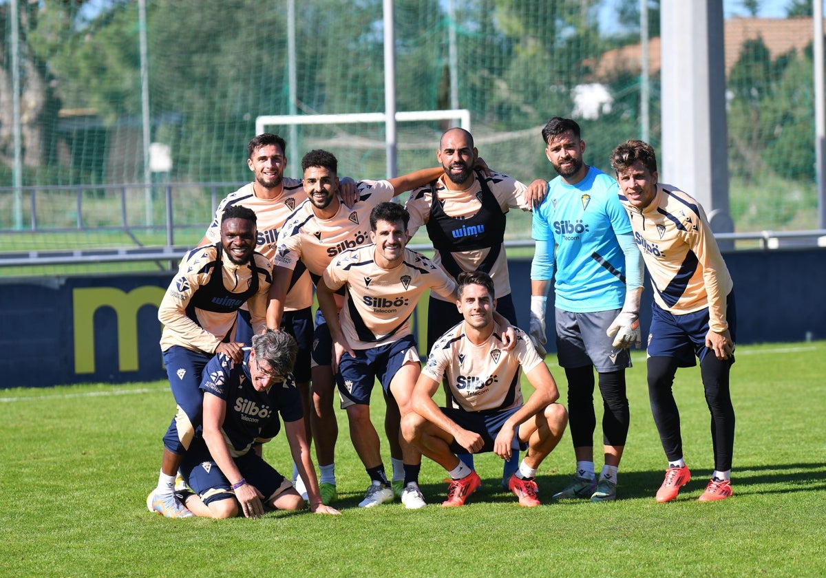 A pesar de todo, en los entrenamientos se intenta generar buen ambiente tal y como los medios del club aciertan a publicar. O no.