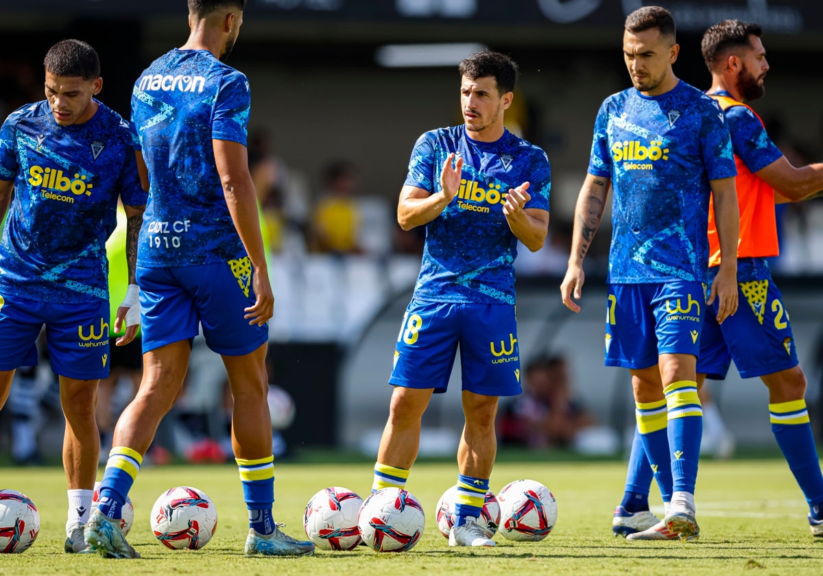 Gonzalo Escalante y Chris Ramos son dos de los jugadores que optan a entrar en el once titular del Cádiz CF.