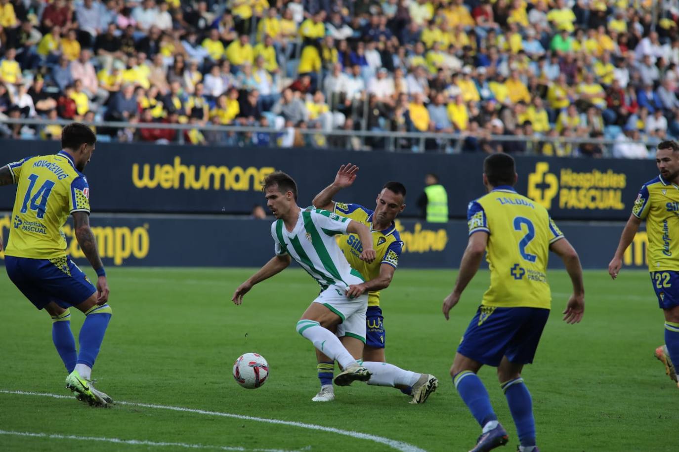 Fotos: El Cádiz se lleva el derbi andaluz ante el Córdoba