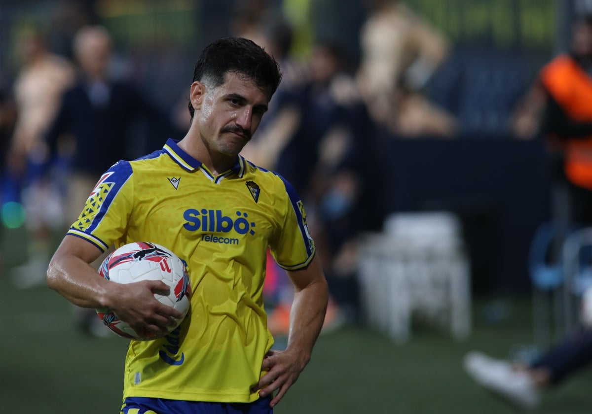 Matos, lateral izquierdo del Cádiz CF.