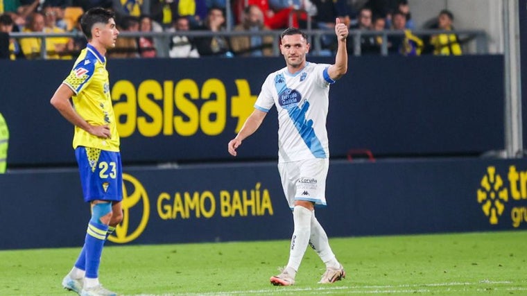 Lucas Pérez firmó un 'hat  trick' en Cádiz.