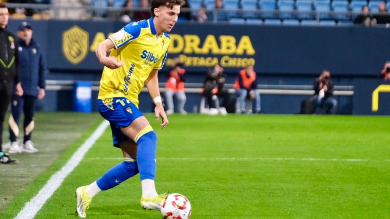 Iván Alejo durante el Cádiz - Eldense de la Copa del Rey.