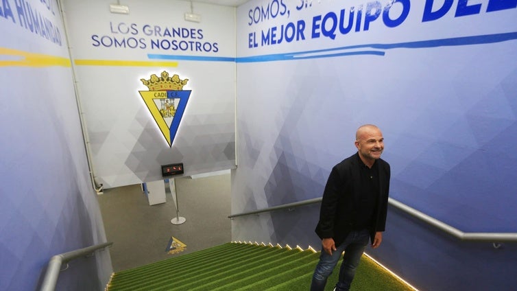 El Cádiz CF hace oficial el cese de Paco López