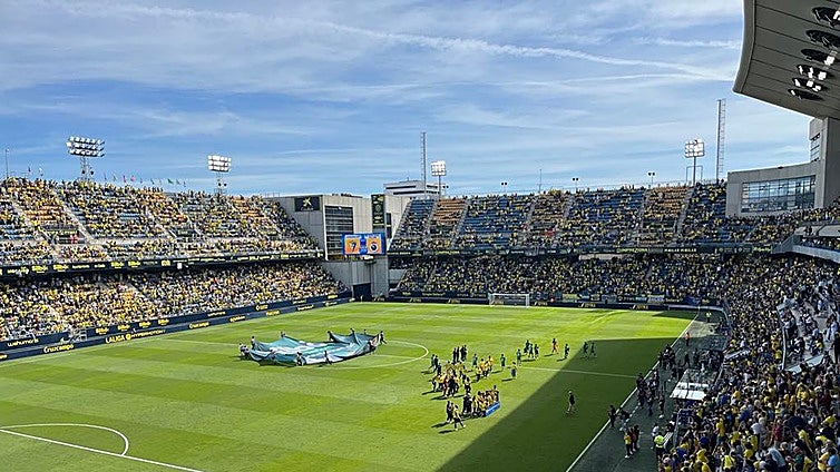 Prada Durán reclama al Cádiz CF que se reconozca su autoría musical en el estadio cuando suene el 'Me han dicho que el amarillo'