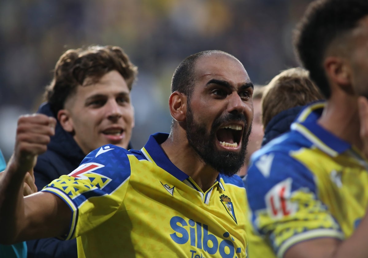 El Cádiz CF ya no está en la zona de descenso.