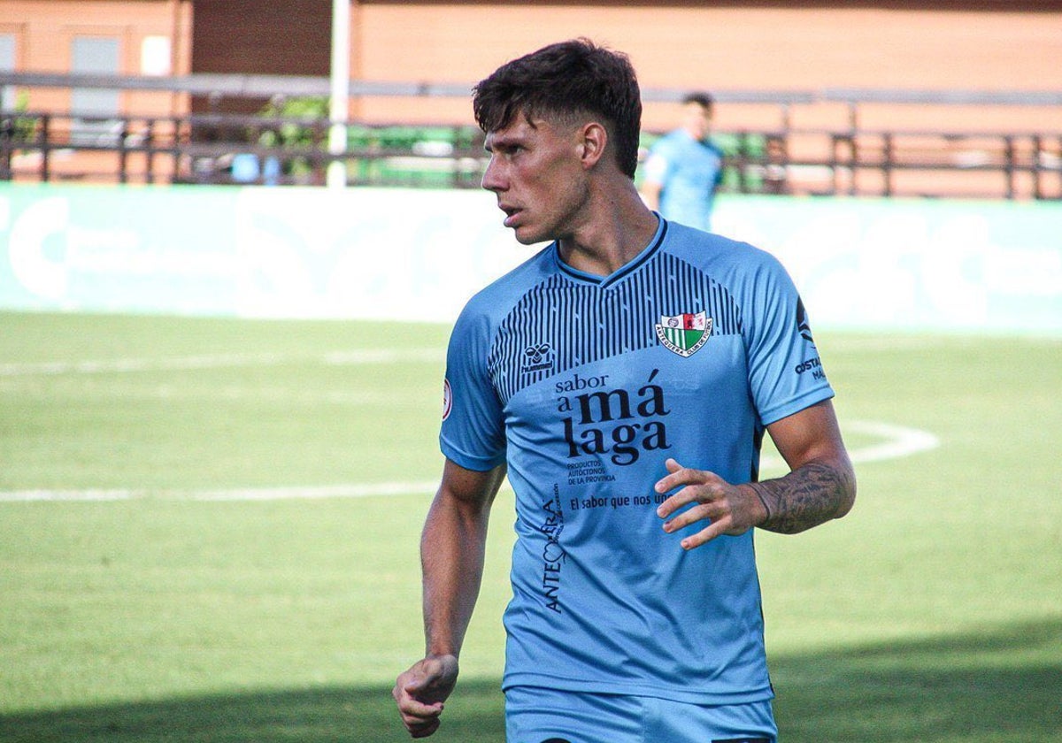 Iker Recio con el Antequera.