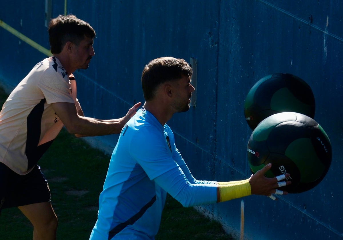 El Cádiz CF prepara su siguiente encuentro liguero.