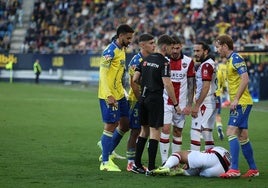 El comité desestima las alegaciones del Cádiz CF: Matos no podrá jugar ante el Eldense