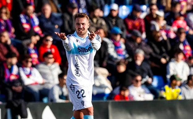 Ontiveros celebra su gol.