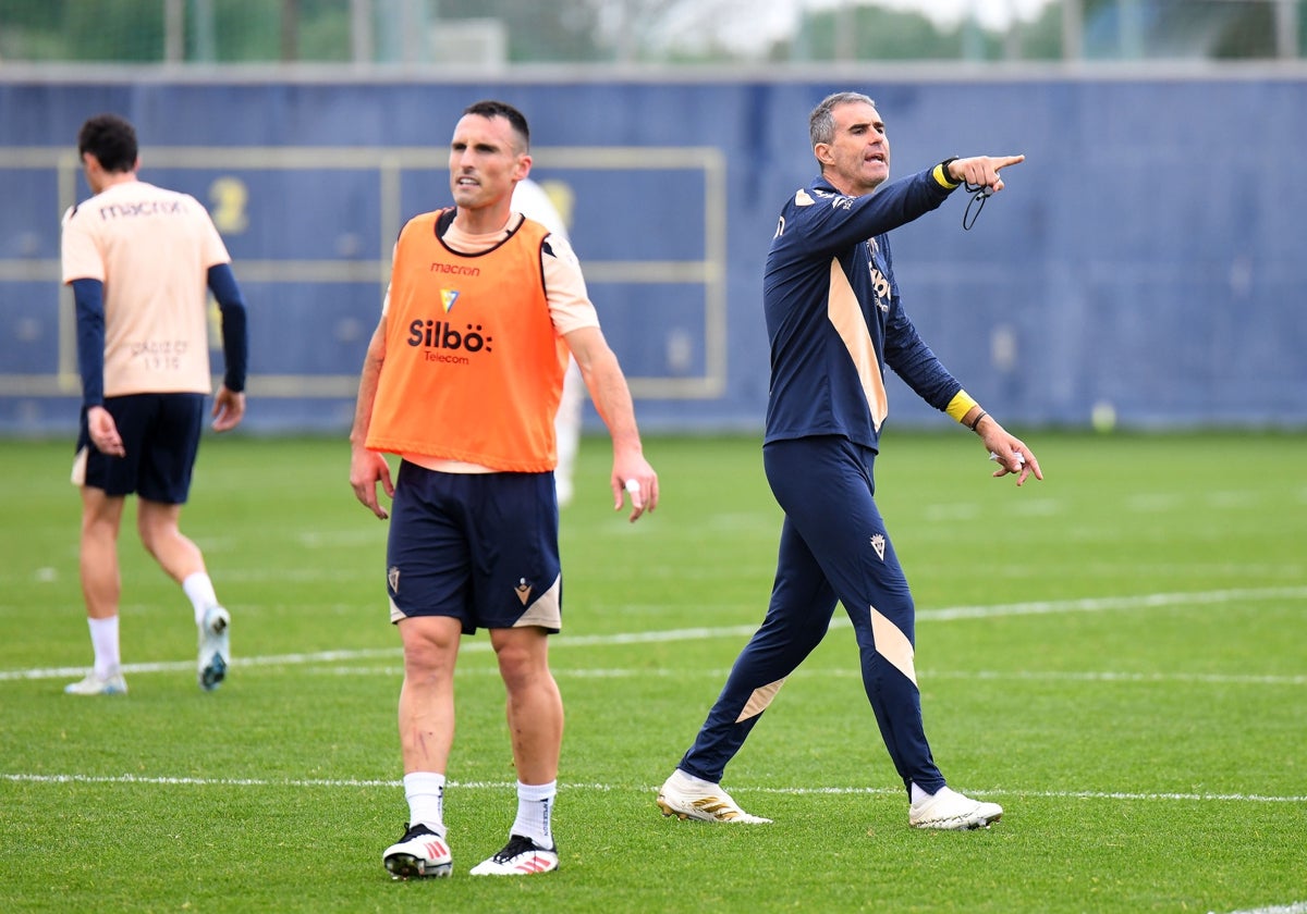 Gaizka Garitano, durante un entrenamiento.