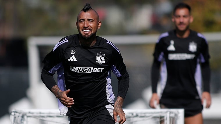 Arturo Vidal será compañero de Tomás Alarcón en el Colo - Colo.