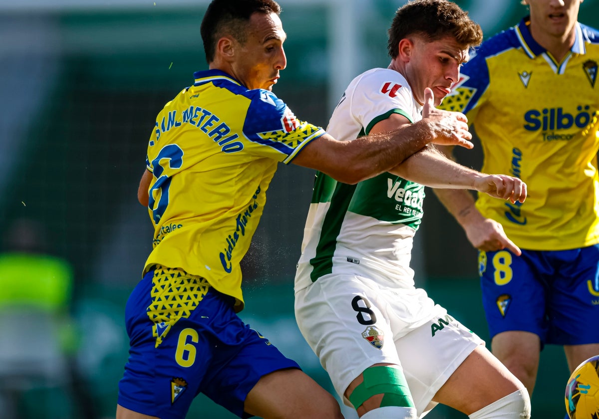 Fede San Emeterio, centrocampista cántabro del Cádiz CF.