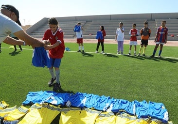 El Cádiz CF extiende su acción social al sur de Marruecos