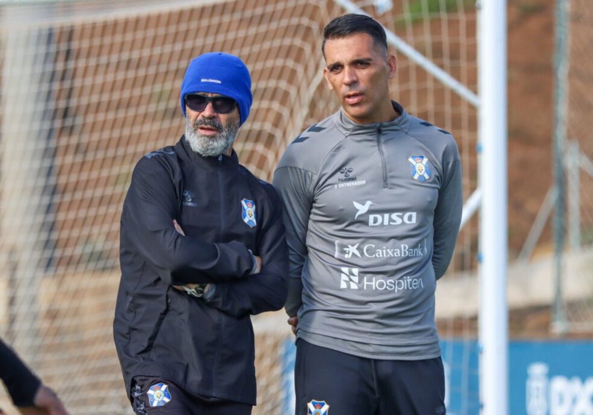 Álvaro Cervera y Roberto Perera, en un entrenamiento del Tenerife.