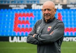 Claudio Barragán, de técnico del Cádiz CF a entrenar al filial del Eldense una década después