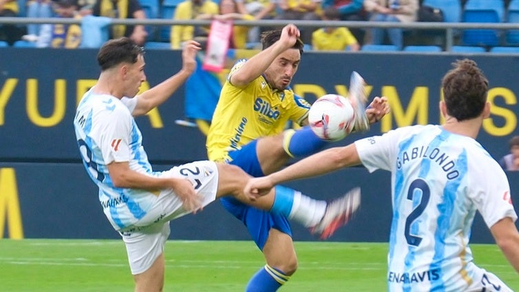 Dónde ver Málaga - Cádiz: canal de TV y streaming online del partido de LaLiga Hypermotion